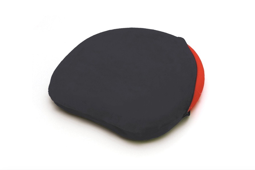 istumispadi ja riidest kate istumispadi kontorisse